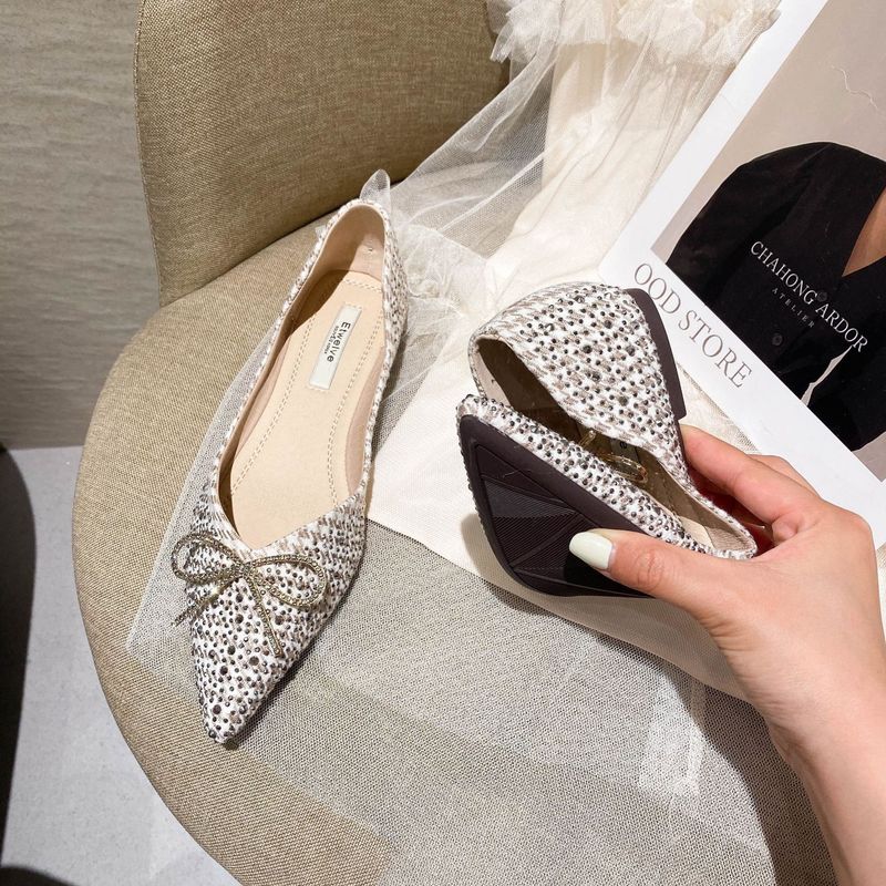 Mode Spitz Einzelne Schuhe frauen Flache Heels Weiche Sohlen frauen Schuhe Neue Vielseitig Und Schöne Flache Schuhe_voghion.com