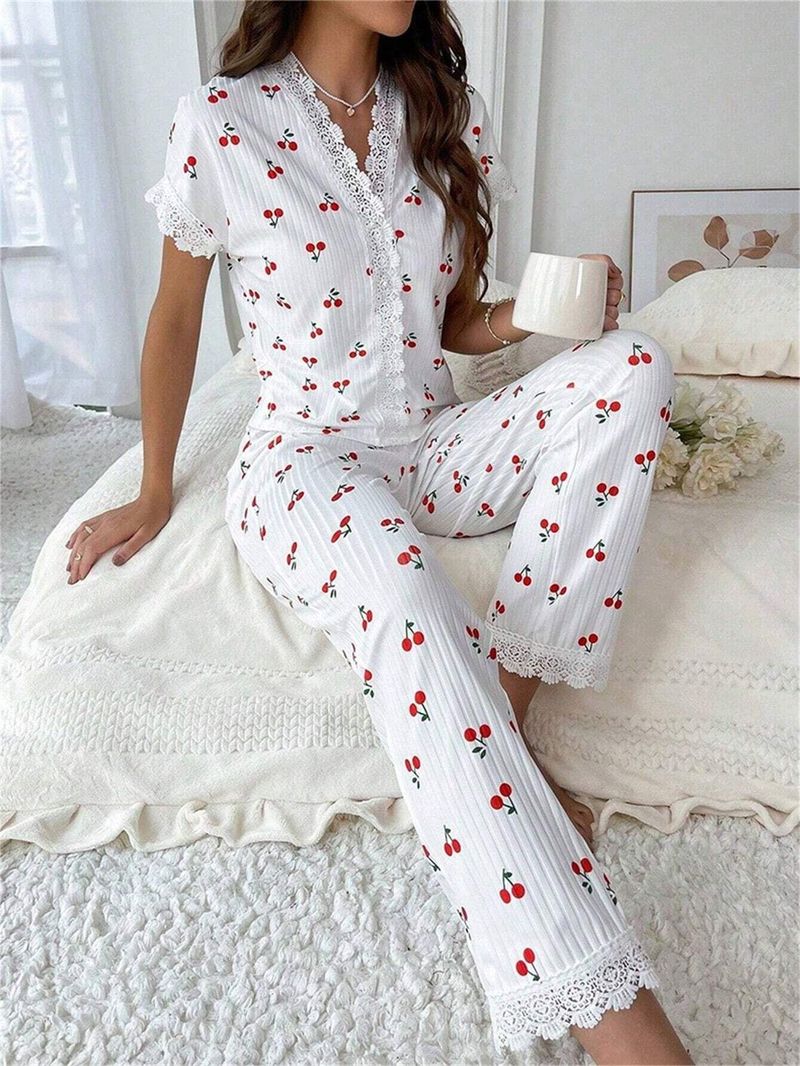 Bayan Ev Giyim Pijama, Kısa Kollu Üst ve Pantolon İki Parça Set, Kiraz Desenli._voghion.com