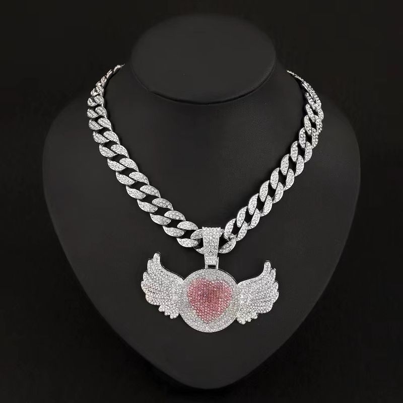 Collana da uomo con ciondolo a forma di ala d'angelo, stile hip hop rap, alla moda e creativo, con diamanti rosa._voghion.com