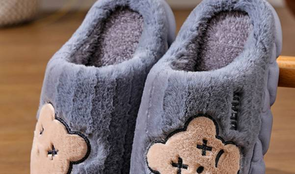 Ciabatte invernali unisex – Scarpe da interno con fodera in peluche e suola antiscivolo (disegno a forma di orso, apertura posteriore/chiusa, taglie dalla 24 alla 45)_voghion.com