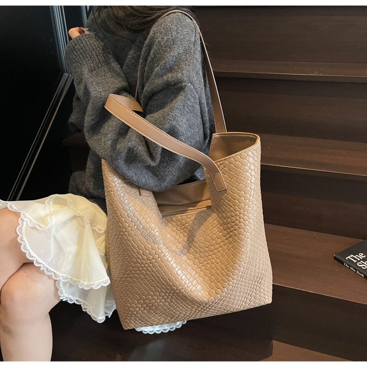 Women's Large Capacity Woven Tote Bag For Work & Travel, Stylish Shoulder Bag With Zipper Closure, Black/Beige/Khaki/Brown_voghion.com