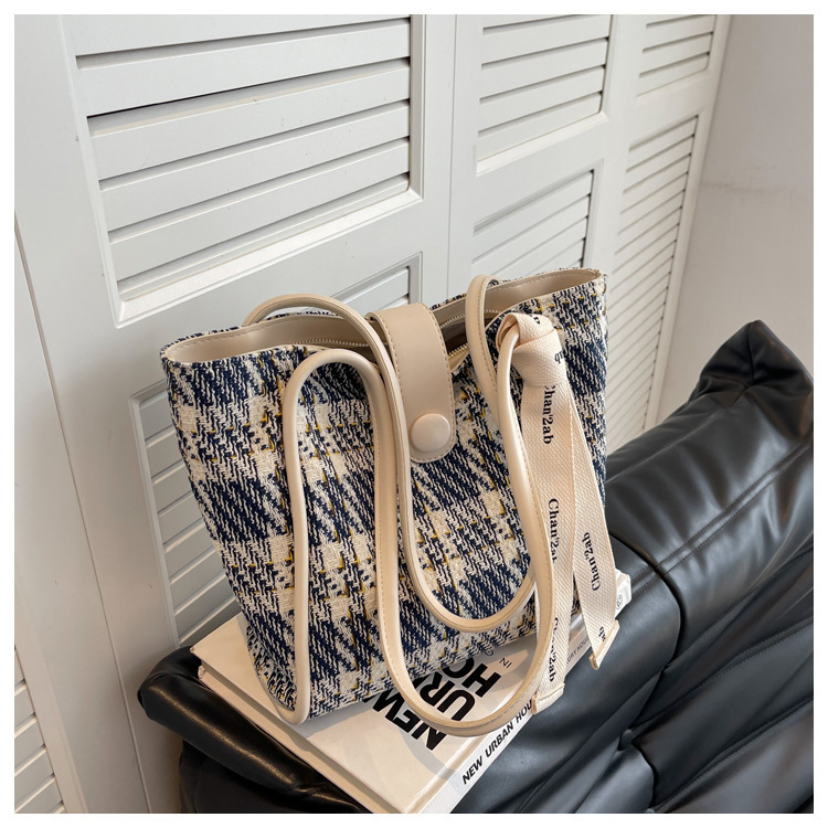 Borse autunnali e invernali Borsa da donna di grande capacità 2023 Nuova borsa a tracolla in tela premium versatile alla moda Borsa a tracolla per pendolari_voghion.com