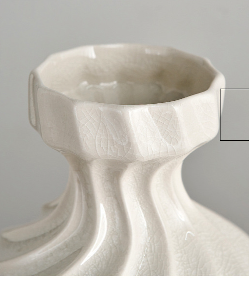 Vase artisanal en céramique craquelée en spirale - Composition florale séchée pour un ameublement haut de gamme_voghion.com