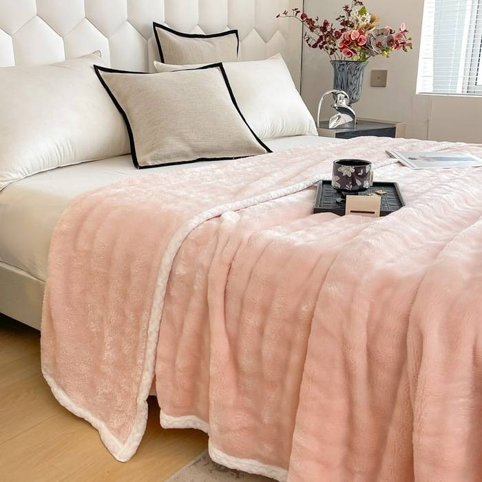 Thick Coral Velvet Rabbit Fur Like Bubble Milky Velvet Blanket Edge Lunch Break Blanket_voghion.com