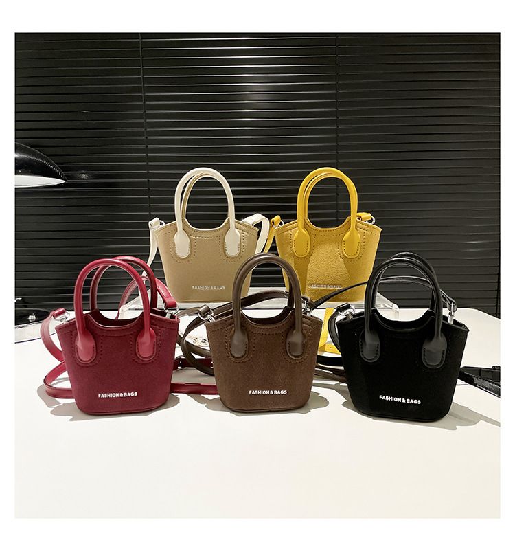 Borsa a secchiello da donna, alla moda, con tracolla monospalla, stile Candy Lover, con rossetto, da portare a spalla, rossa_voghion.com