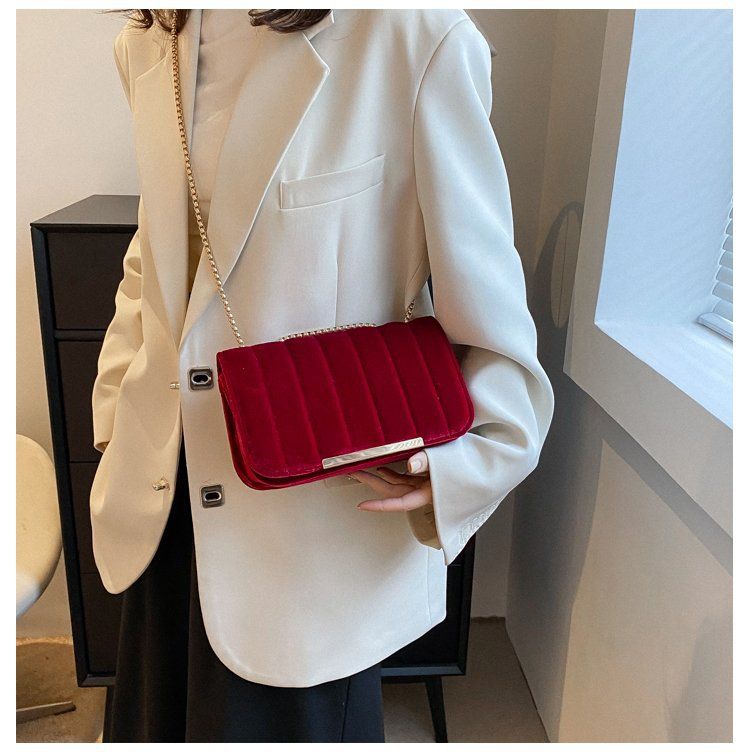 Trendy Gold Samt Kette für Frauen 2024 Neue modische vielseitige kleine Quadrat mit Diamant Gitter Stickgarn_voghion.com