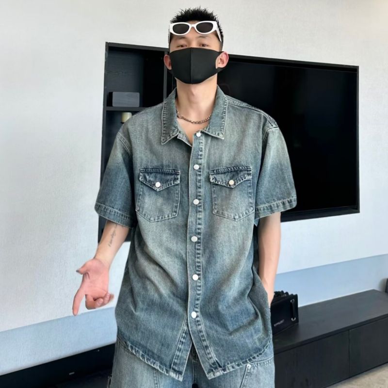 Denim set met korte mouwen en shorts – oversized streetwear-combinatie (unisex zomer-tweedelig, relaxte pasvorm, ademende polymix, urban utility-stijl)_voghion.com