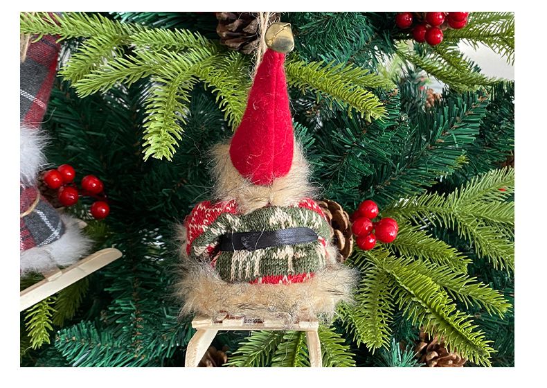 Noel Baba Bebek Süsü - 6 Benzersiz Şapka Stiliyle (Kırmızı Keçe, Ekose, Simli ve Daha Fazlası) Yumuşak Vinil Noel Ağacı Süsleri_voghion.com