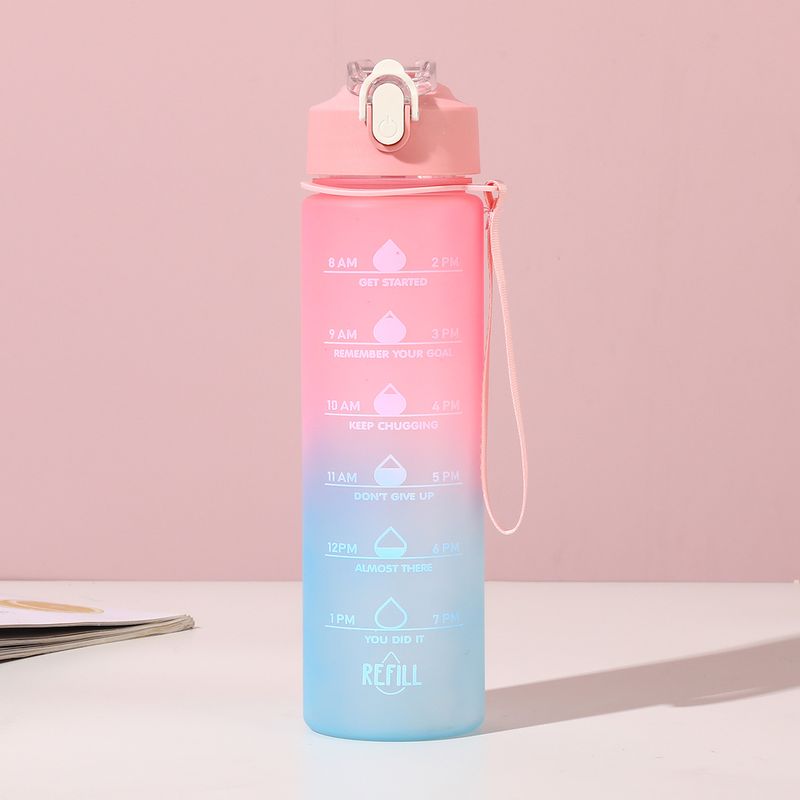 Borraccia sportiva per esterni con manico comodo e cannuccia, colore sfumato opaco da 750 ml, in plastica_voghion.com