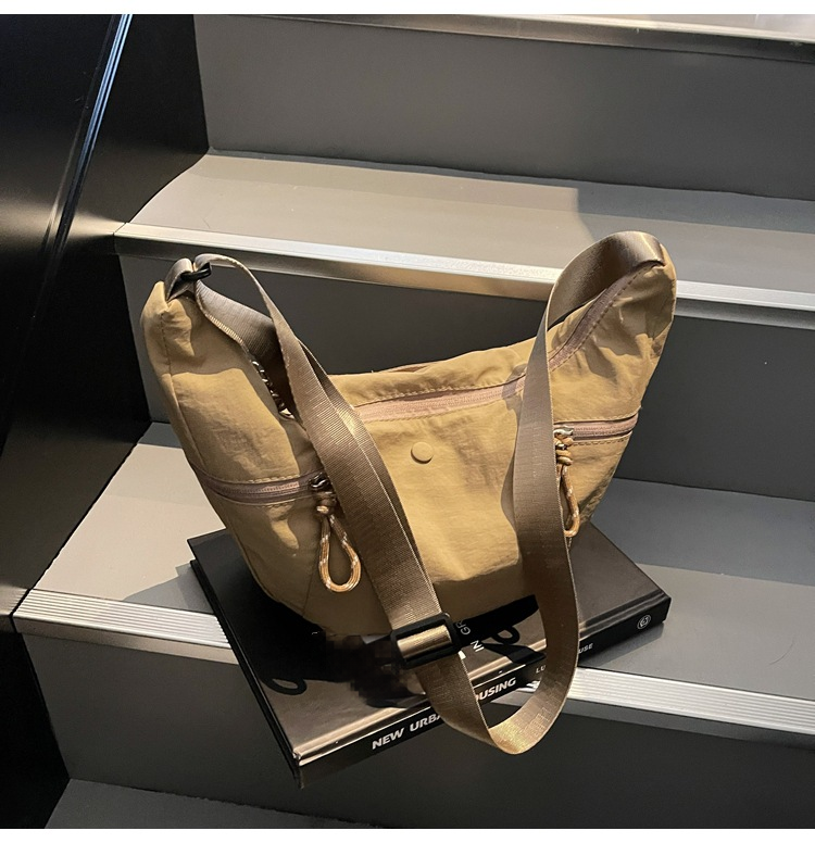 Nouveau sac bandoulière Lulu Horn, sac à main en forme de lune pour femme (collection 2025), un modèle de niche._voghion.com