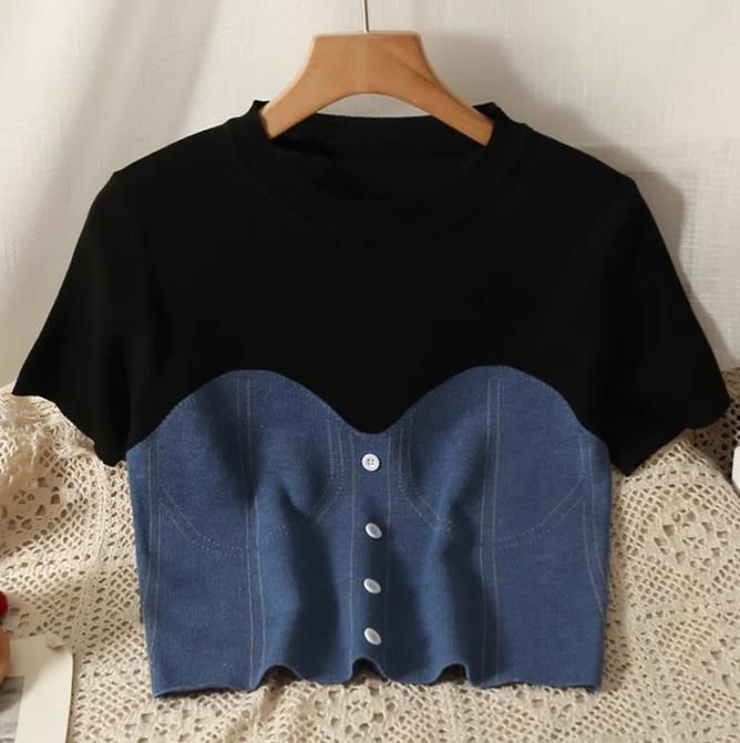 Maglietta a maniche corte con scollo tondo e cuciture lavorate a maglia, design femminile, top corto con maniche a sbuffo, set da due pezzi_voghion.com