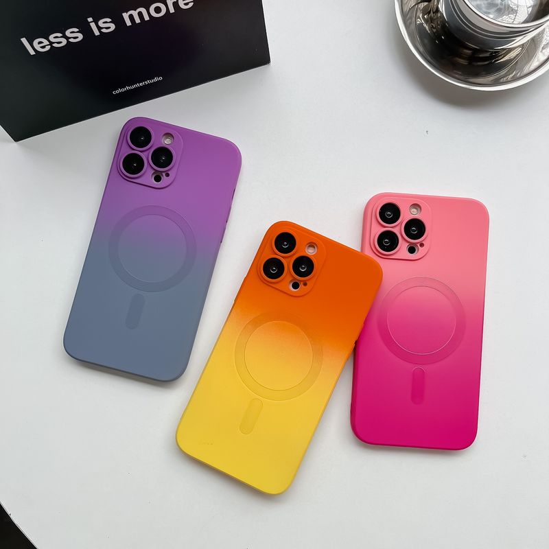 Two-color Gradient Liquid Magnetic Case For 15 Pro Max 17 With Built-in Lens Protector 16_voghion.com