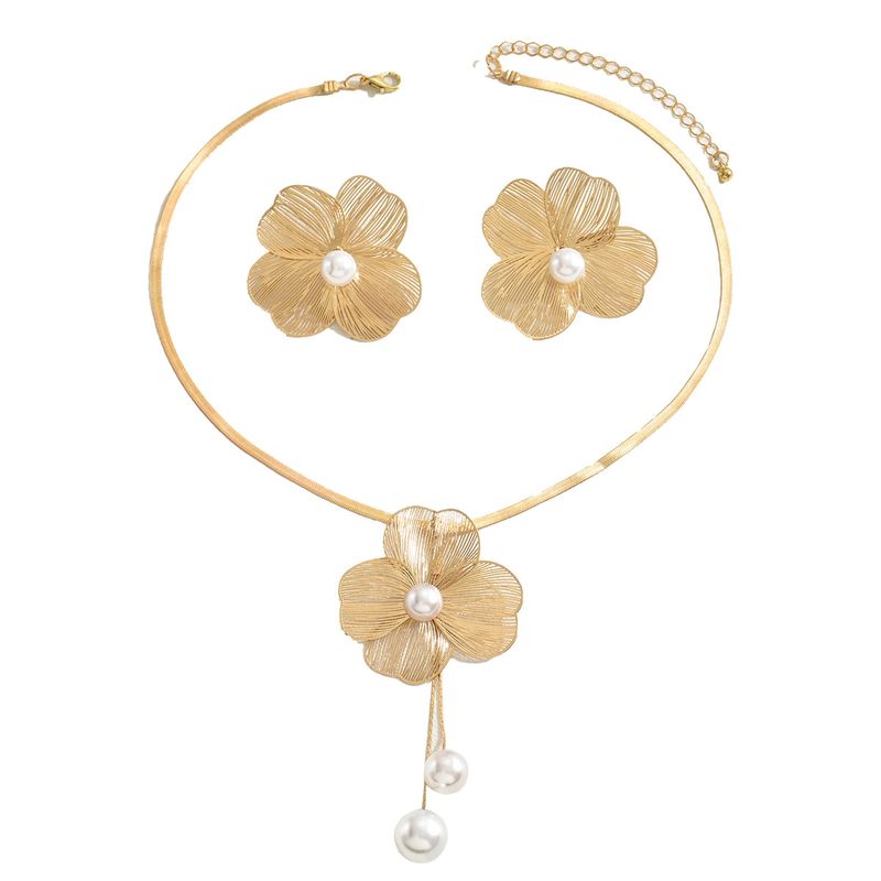 Women's Necklace And Earrings Set Versatile Flower Inlaid Pearl Design Niche Long Clavicle Chain_voghion.com
