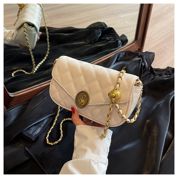 Borsa da donna Estate 2023 New High-end Sense French Niche Diamond Chain bag borsa a tracolla a tracolla all-match di moda_voghion.com