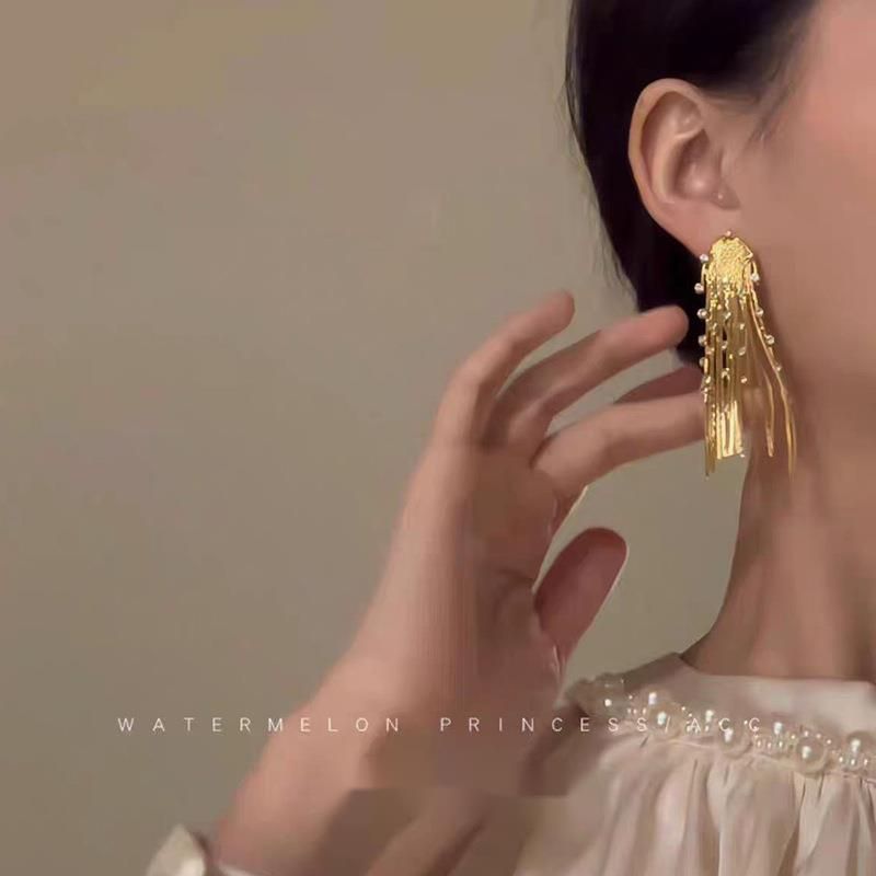 Light Luxury Style Fashion Mermaid Pearl Tassel Earrings Niche Design Fashionable Elegant Versatile Ear Accessories_voghion.com