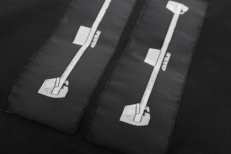 Męska koszulka z naszywką, luźna, z pięciopunktowym rękawem_voghion.com