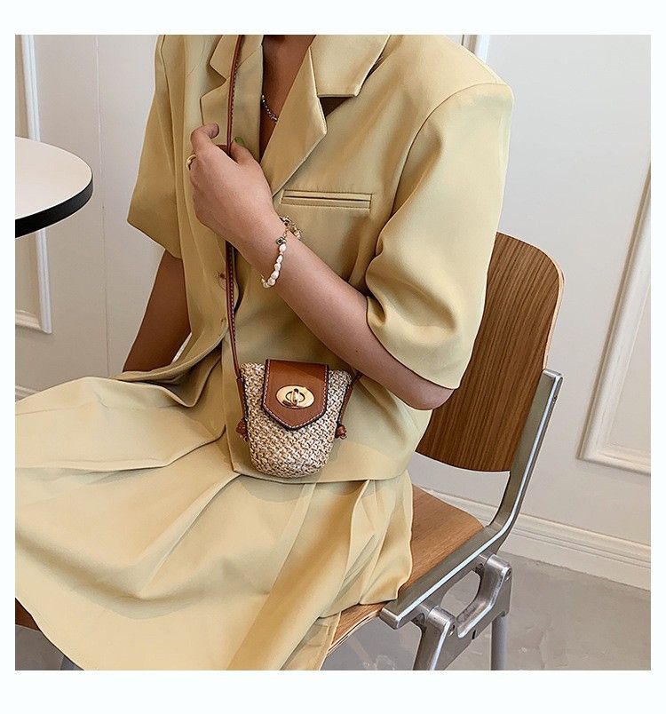 Französisches Nischendesign für Frauen Sommer 2022 Neue trendige Mode Gewebte Crossbody Vielseitige Stroh-Strandtasche_voghion.com