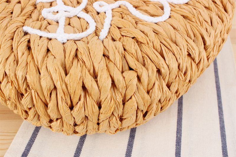 Neue Handtaschen-Stile 2024, süße Handtaschen aus Stroh mit Pompoms, handgewebte Taschen in einfarbigen Buchstaben, Strandtaschen für den Urlaub am Meer._voghion.com