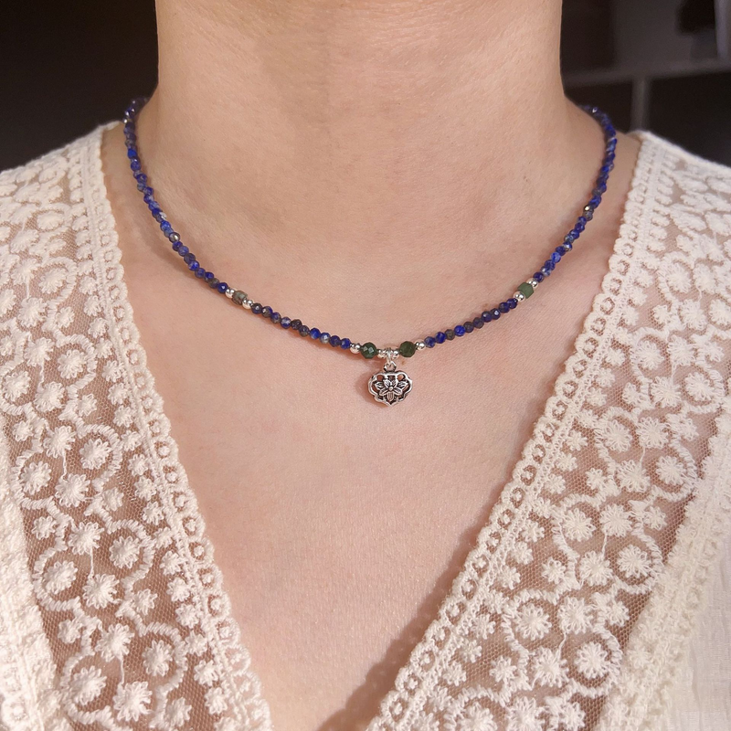 Collana di perline color lapislazzuli di design da donna, leggera, di lusso, con un alto senso di semplicità e con tutto lo stile nazionale retrò._voghion.com