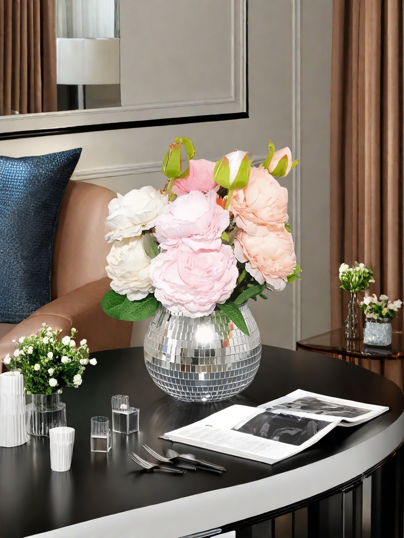 Die Mosaik-Spiegelvase „Dance Floor Ball“ ist ein exquisites Wohndekorstück für Balkone und Küchen und eine einzigartige Ergänzung für stilvolle Räume._voghion.com