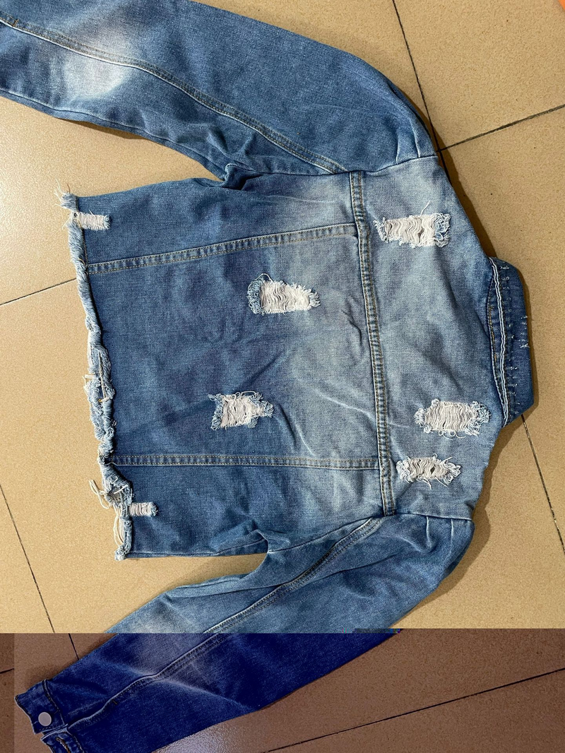 Geacă de denim nouă pentru femei, pantaloni scurți la modă cu mâneci cu volane, jachetă de culoare uni_voghion.com