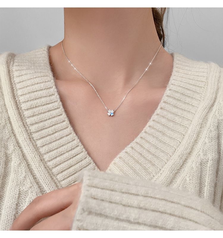 Four leaf clover necklace female trendy exquisite small temperament simple temperament s925 silver clavicle chain cold style necklace_voghion.com