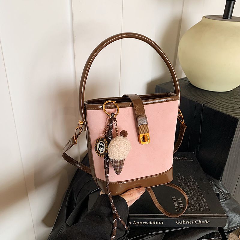 Korean Style Fashion Bucket 2025 New Women's Handbag Matte Texture Shoulder Color-Block Crossbody Bag_voghion.com