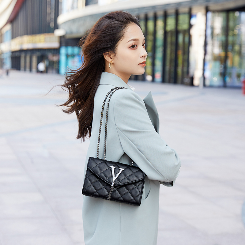 Black Luxury Handbags And Purse Women PU Leather Messenger Shoulder Bag Plaid Female Crossbody Bag Tassel Quilted Brand_voghion.com