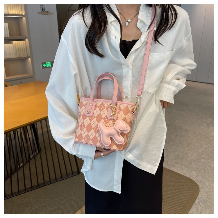 Lingge portatile da donna in coordinato con colori per piccoli gruppi nel 2023, nuova borsa a secchiello semplice e alla moda, casual e versatile_voghion.com