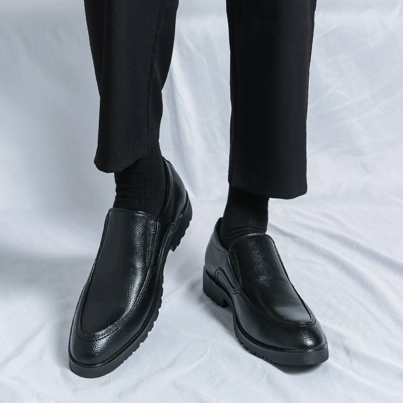 Neue, hochwertige, spitze Freizeitschuhe aus Leder für Herren, Hochzeitsschuhe mit Bullock-Fransen, ein Slip-on-Rindsledersohle, Stylist-Modeschuhe_voghion.com