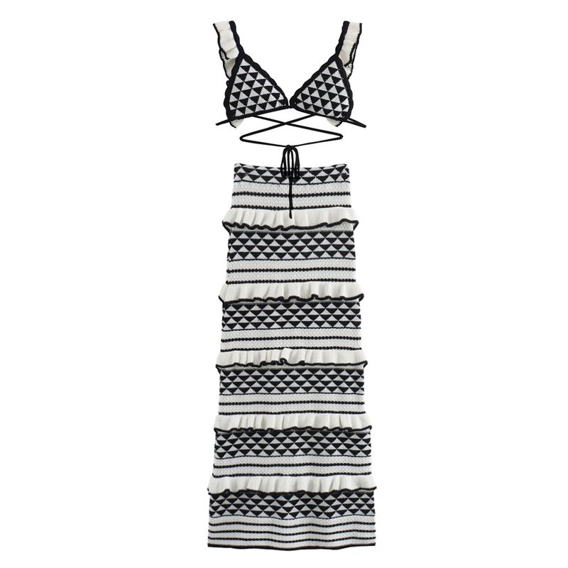 Completo estivo da donna con abito a righe e volant in maglia_voghion.com