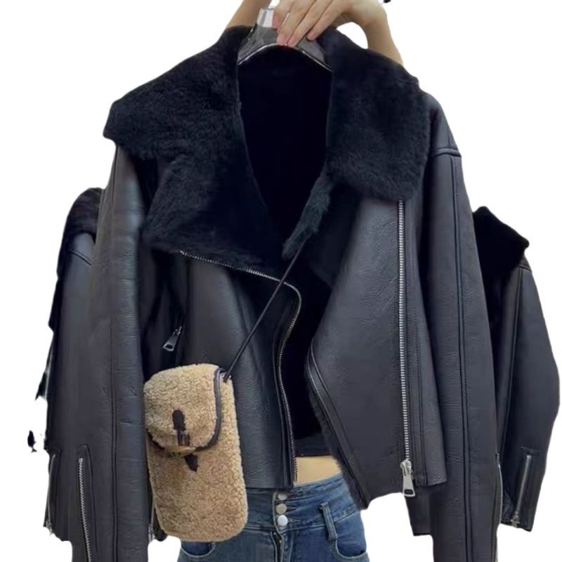 Abbigliamento da donna, abbigliamento da motociclista corto, cappotto in pelliccia sintetica di agnello e lana nera, giacca con revers in pelle da donna per autunno e inverno_voghion.com