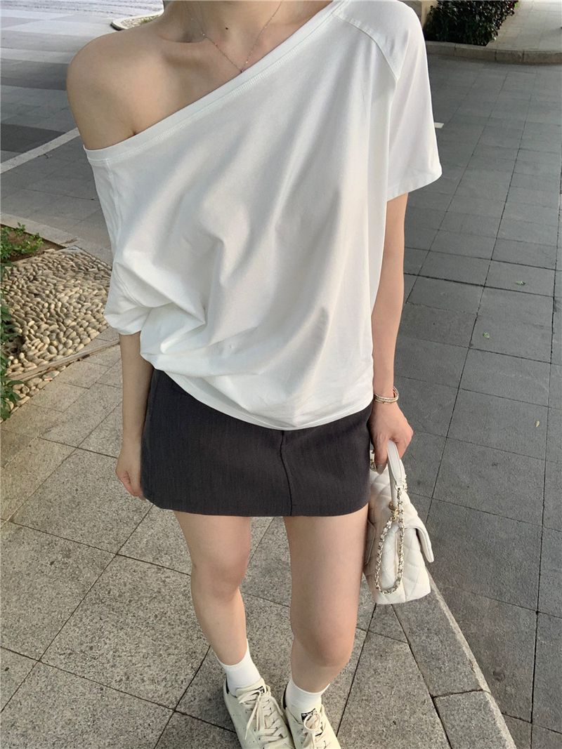 T-shirt ample à manches courtes et épaules obliques pour femme, haut décontracté, irrégulier, couleur unie, polyvalent, été 2025_voghion.com