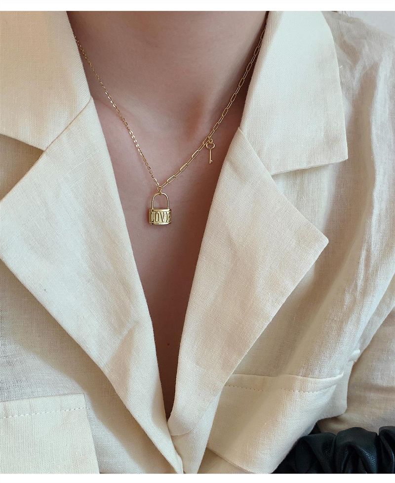 LOVE Lock Necklace Women's Instagram Does Not Fade, Simple Personalized Design Feeling Small, Cold and Trendy Style,_voghion.com