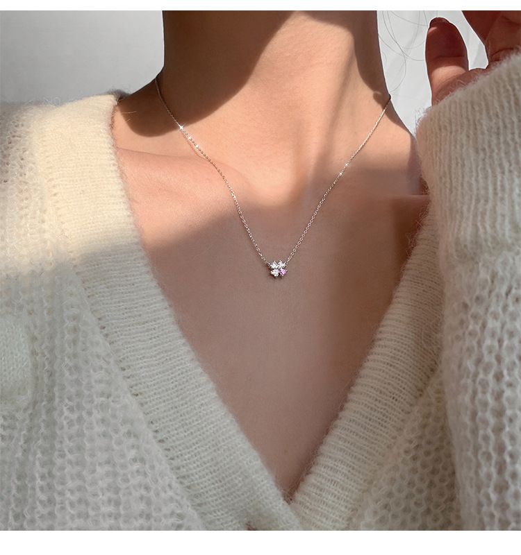 Four leaf clover necklace female trendy exquisite small temperament simple temperament s925 silver clavicle chain cold style necklace_voghion.com