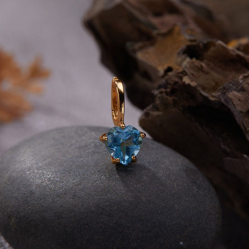 Collana con ciondolo quadrato in argento puro con pietra preziosa di peridoto naturale intarsiata per donna, gioielli versatili dal design di nicchia_voghion.com