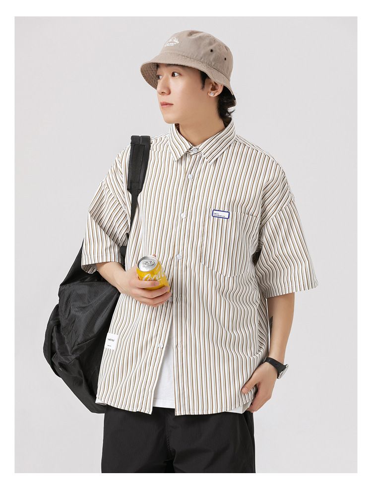 Camicia a maniche corte semplice, camicia a maniche corte estiva da strada, tendenza casual versatile in stile college_voghion.com