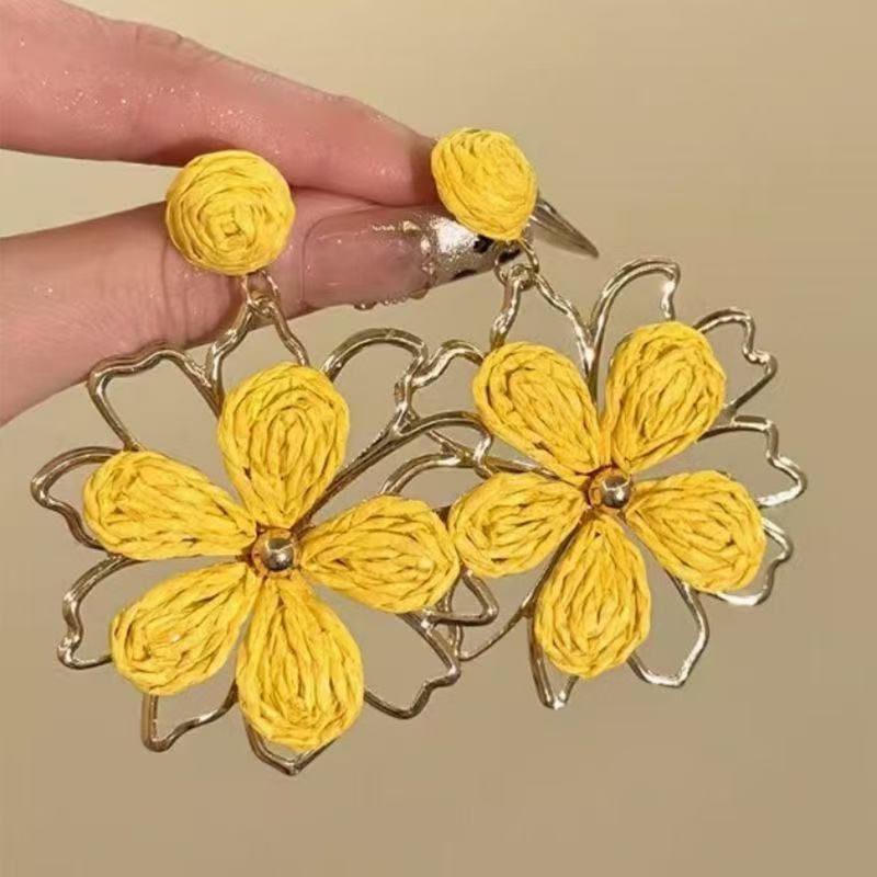 Resort Style Beach Large Flower Raffia High-End Light Luxury Starfish Studs Niche Elegant Earrings_voghion.com