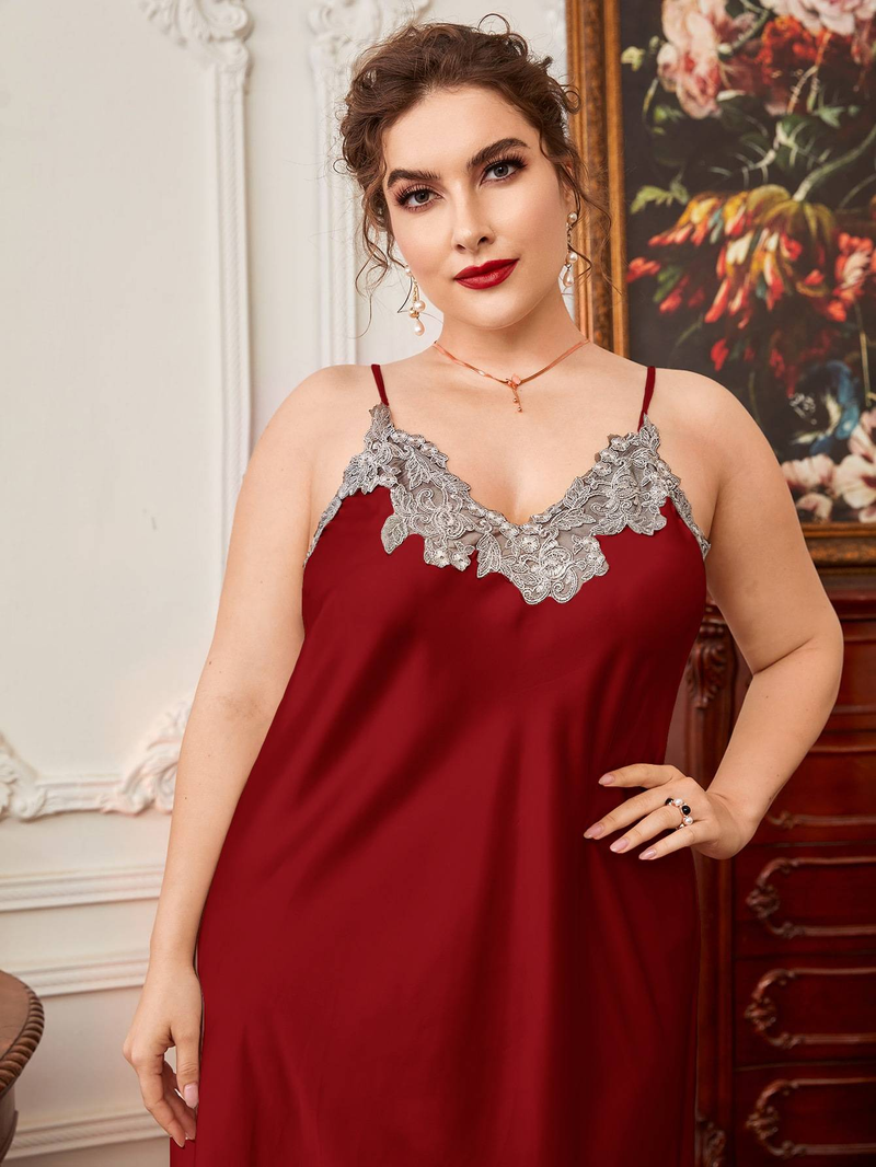 Plus-size pajama slip dress, thin and fashionable lace-trimmed nightgown, long silk-like casual loungewear._voghion.com