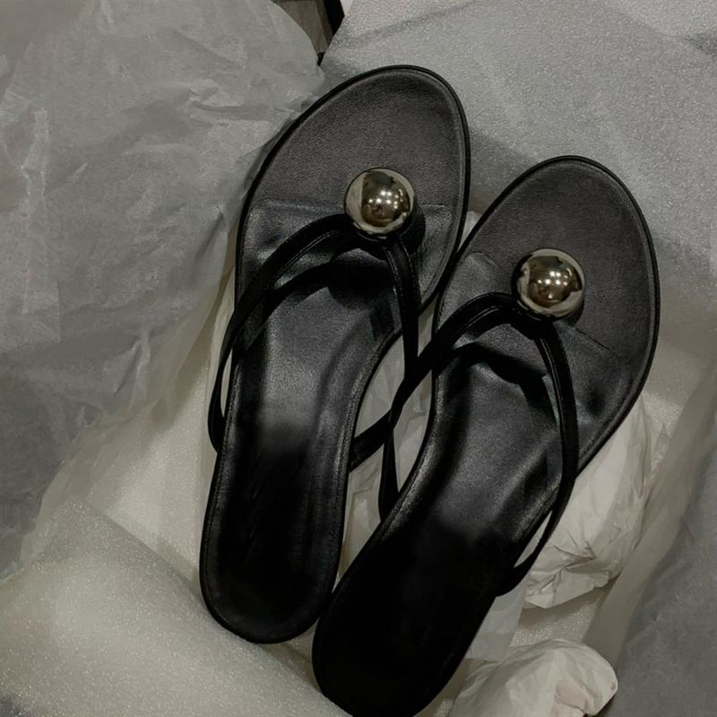 Versione in pelle di pecora ~ Infradito da esterno alla moda in vera pelle con perle in metallo per donna, estive, piatte, da spiaggia, a metà slip_voghion.com