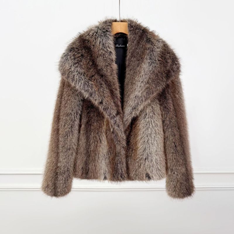 Luxuriöser Kunstpelzmantel mit breitem Revers – modische Winterjacke für Damen in mehreren Farben (Weiß, Grau, Schwarzweiß, Beige, Braun, Gestreift, Creme)_voghion.com