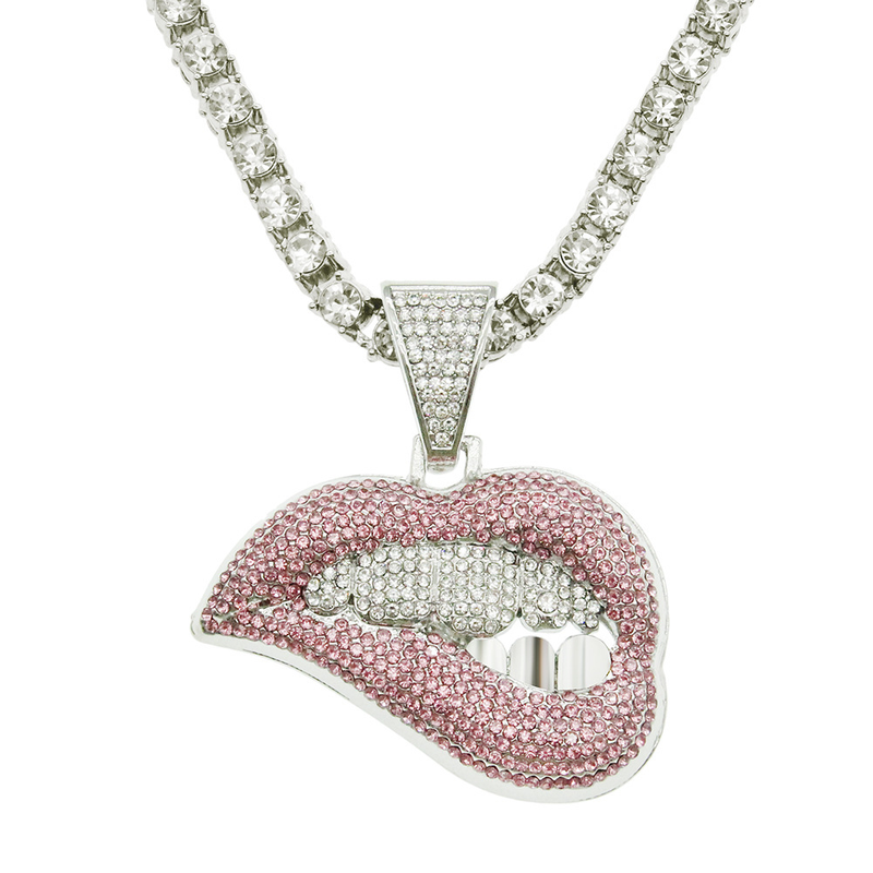 Trendy personaliséiert rosa Lippen Diamant Zänn Anhänger Halskette fir Männer dominant, cool an iwwerdriwwe kubanesch Kette Accessoiren_voghion.com