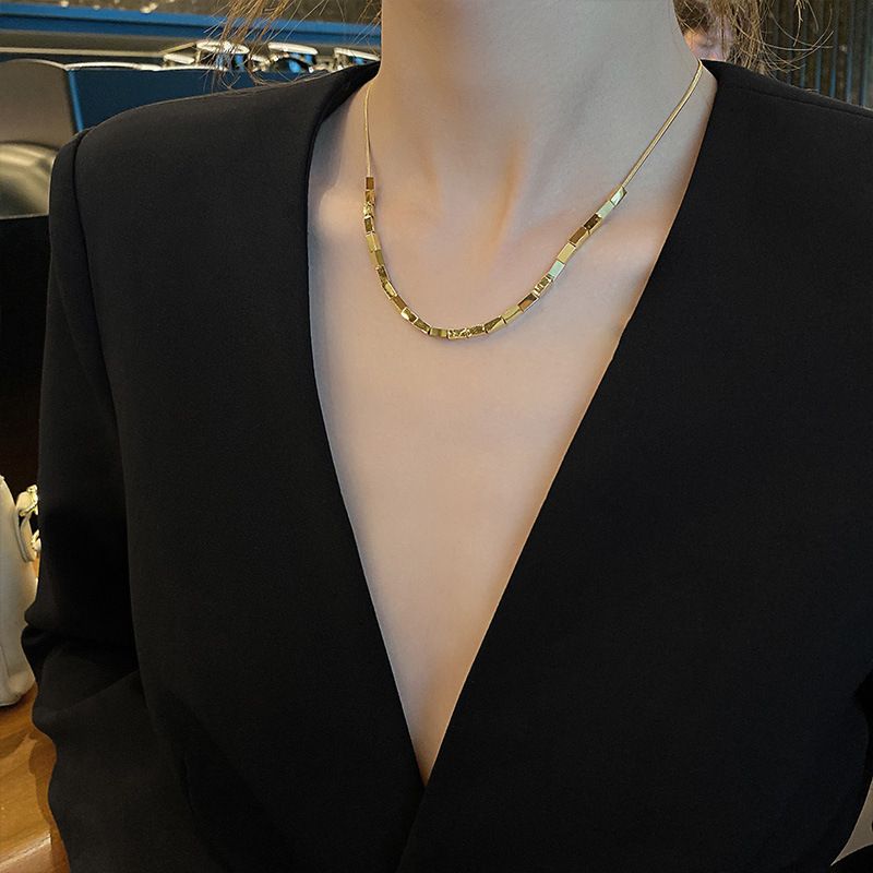 Titanyum çelik yeni kare metal net kırmızı basit soğuk rüzgar moda kişilik yılan kemik zincir kolye kadın_voghion.com