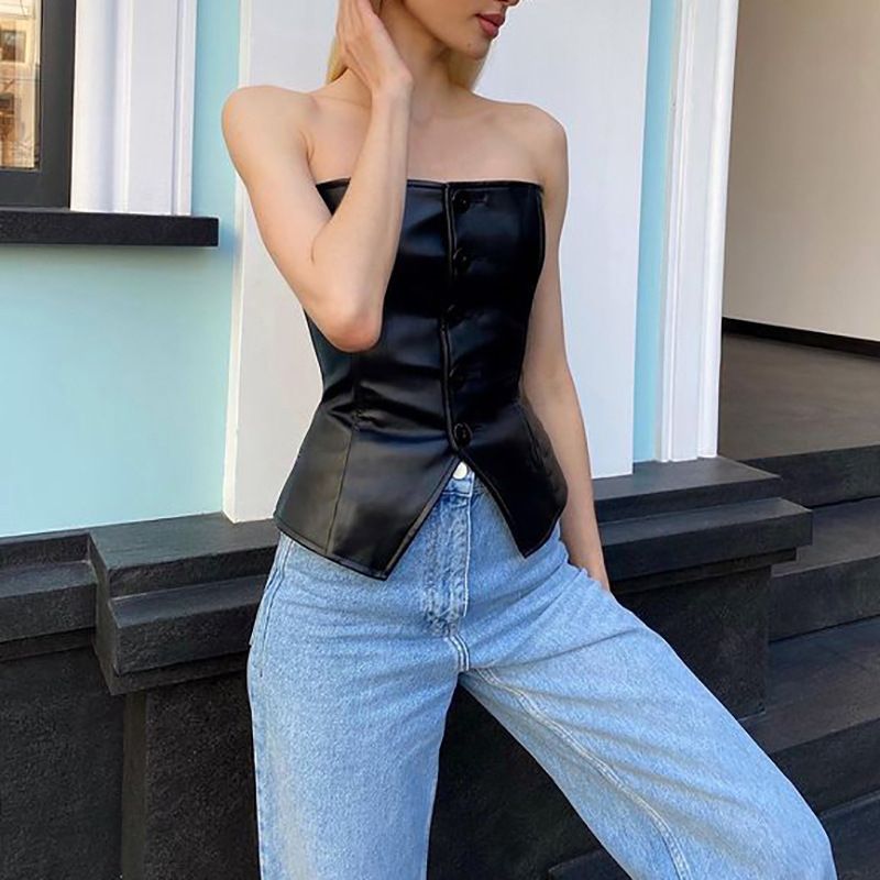 Abbigliamento da donna, top corto monopetto in similpelle, top corto con un bottone in similpelle, blusa sexy slim fit con spalle scoperte, nera_voghion.com