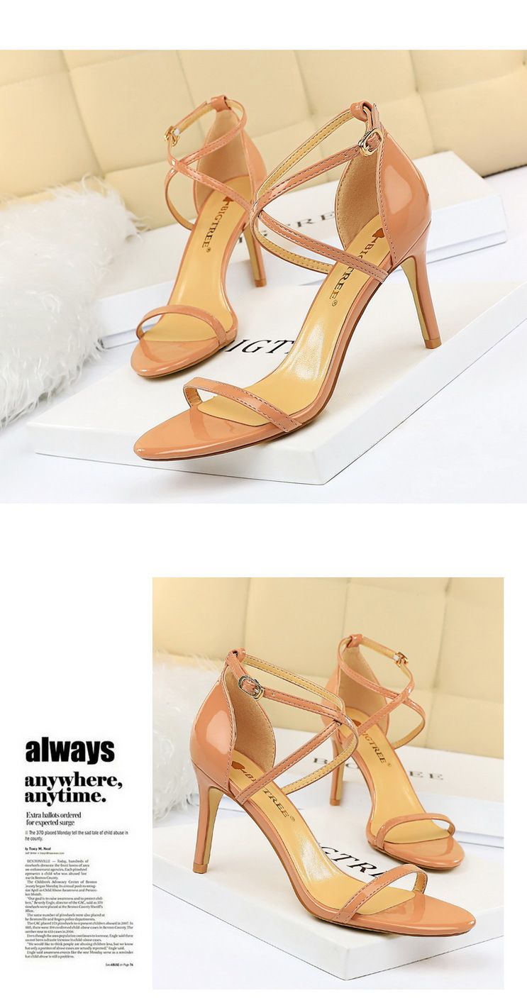 126-A7 mode été Simple mince talons hauts laqué en cuir croix sangle Sexy discothèque sandales_voghion.com