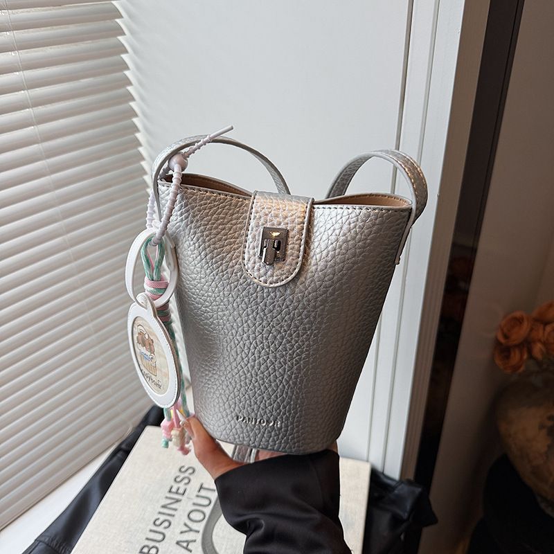2025 Summer New Single Shoulder Solid Color For Women Casual Small Bucket Large Capacity Fashion Korean Style Crossbody_voghion.com