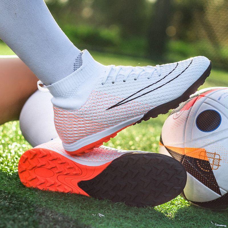 Neues Paar Fußballschuhe für Herren mit hohen Spitzen und langen, gebrochenen Nägeln, Trainingssportschuhe_voghion.com