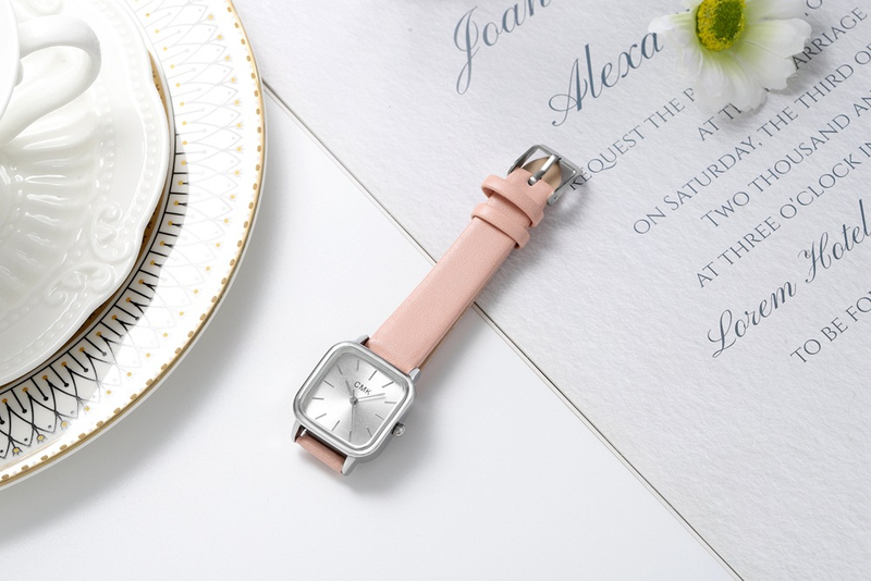 Live broadcast of new Instagram Fengsen series digital fashion watch, simple square temperament, small dial, student_voghion.com