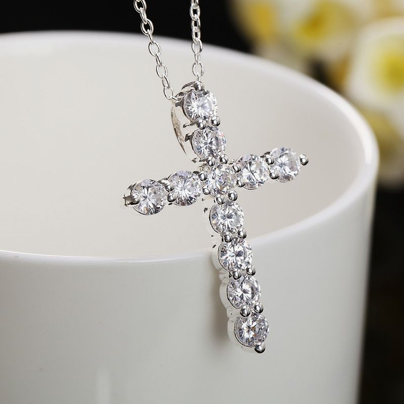 Vendita calda Collana in argento Sterling per donna Ciondolo a croce in cristallo lucido da 18 pollici Gioielli per feste di nozze alla moda Regali di Natale_voghion.com
