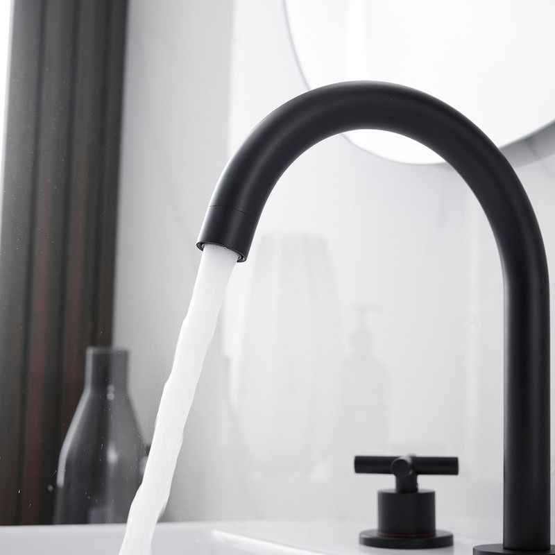 8 In. Widespread Double Handle High Arc Spout Bathroom Faucet In Brushed Nickel_voghion.com